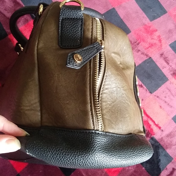 Aldo handbag with gold design - Picture 4 of 6